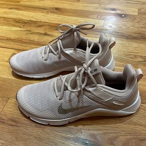 Brand New! Light pink Nike Legend training/running/gym sneakers! Size 9 Women’s